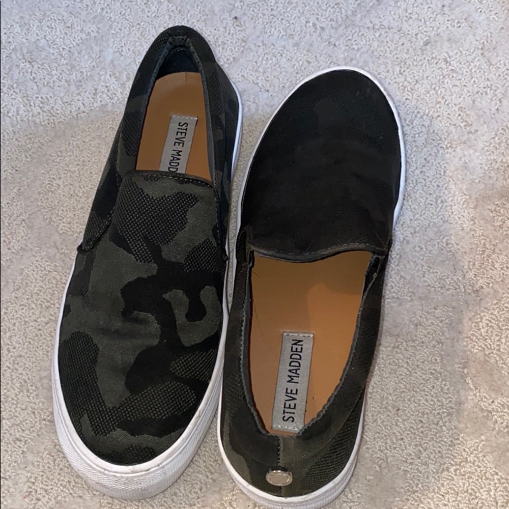 Steve Madden camo slip ons
